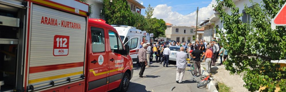 Kasabamızda Trafik Kazası! Kontrolünü Kaybeden Sürücü Tır Dorsesine Çarptı!